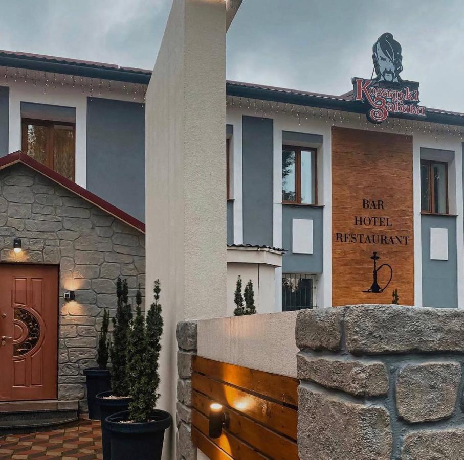 Козацькі Забави Rivne Ngoại thất bức ảnh